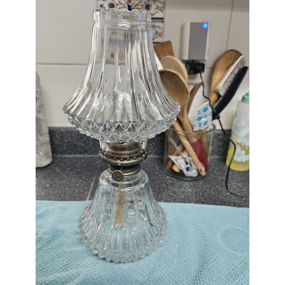 Vintage Lamplight Farms Bordeaux 13in Diamond Point Clear Crystal Oil Lamp